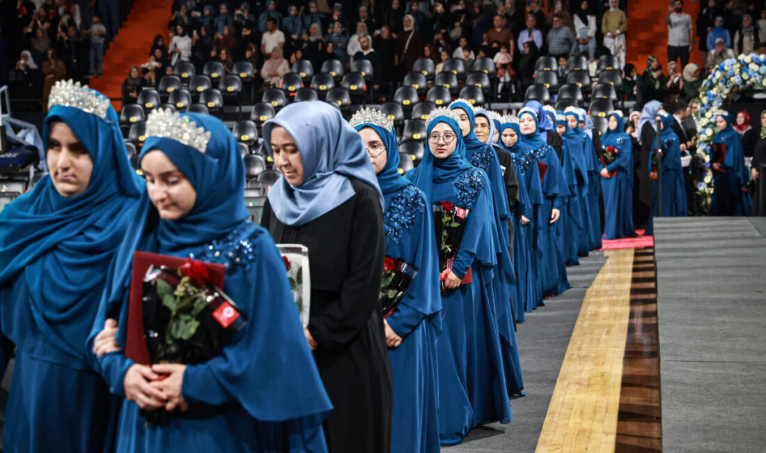 MERSİN (AA) – Mersin'de hafızlık eğitimlerini tamamlayan 260 öğrenci için