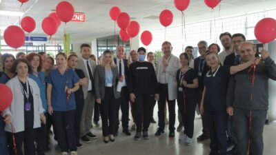 MERSİN (AA) – Mersin Üniversitesi Hastanesi'nde kanser tedavisi başarıyla tamamlanan