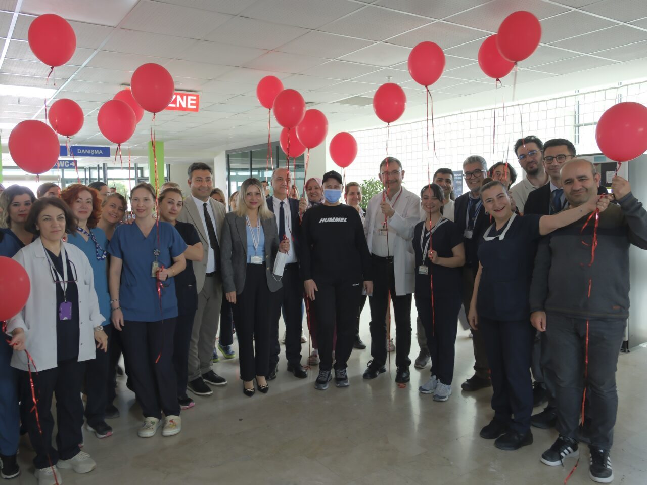 MERSİN (AA) – Mersin Üniversitesi Hastanesi'nde kanser tedavisi başarıyla tamamlanan