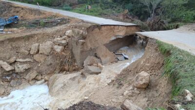 MERSİN (AA) – Mersin'in Silifke ilçesinde etkili olan sağanak nedeniyle