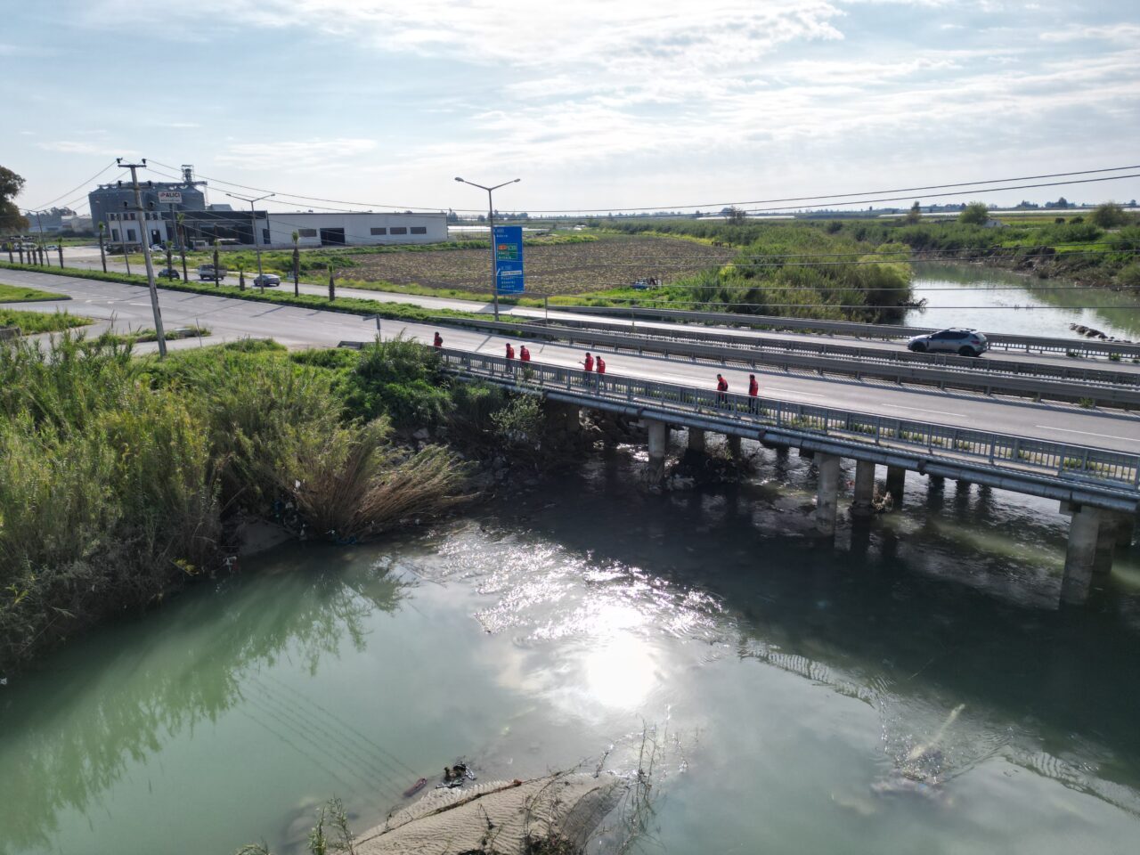MERSİN (AA) – Mersin'in Tarsus ilçesinde şelaleye girdikten sonra kaybolan