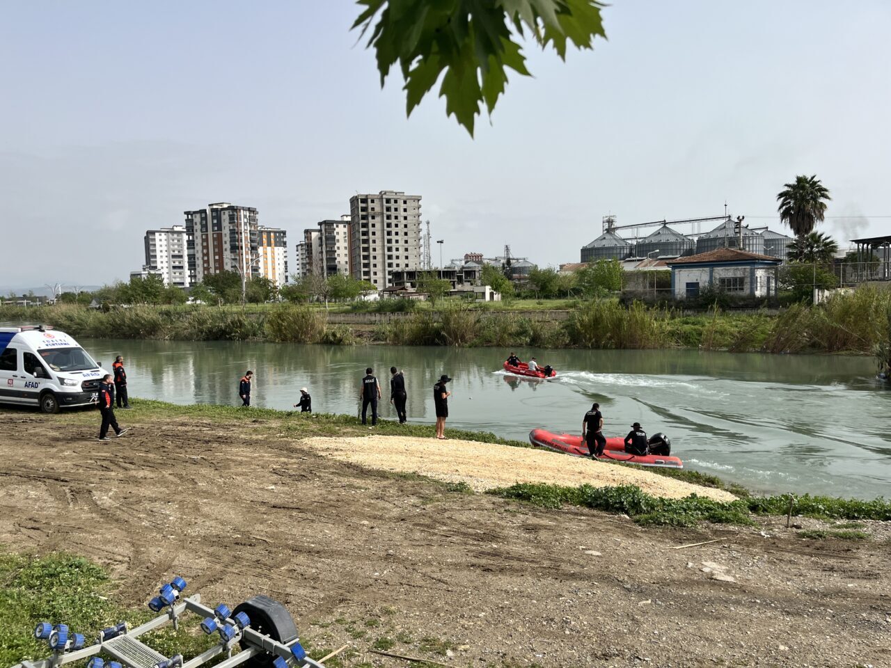 MERSİN (AA) – Mersin'in Tarsus ilçesinde şelaleye girdikten sonra kaybolan