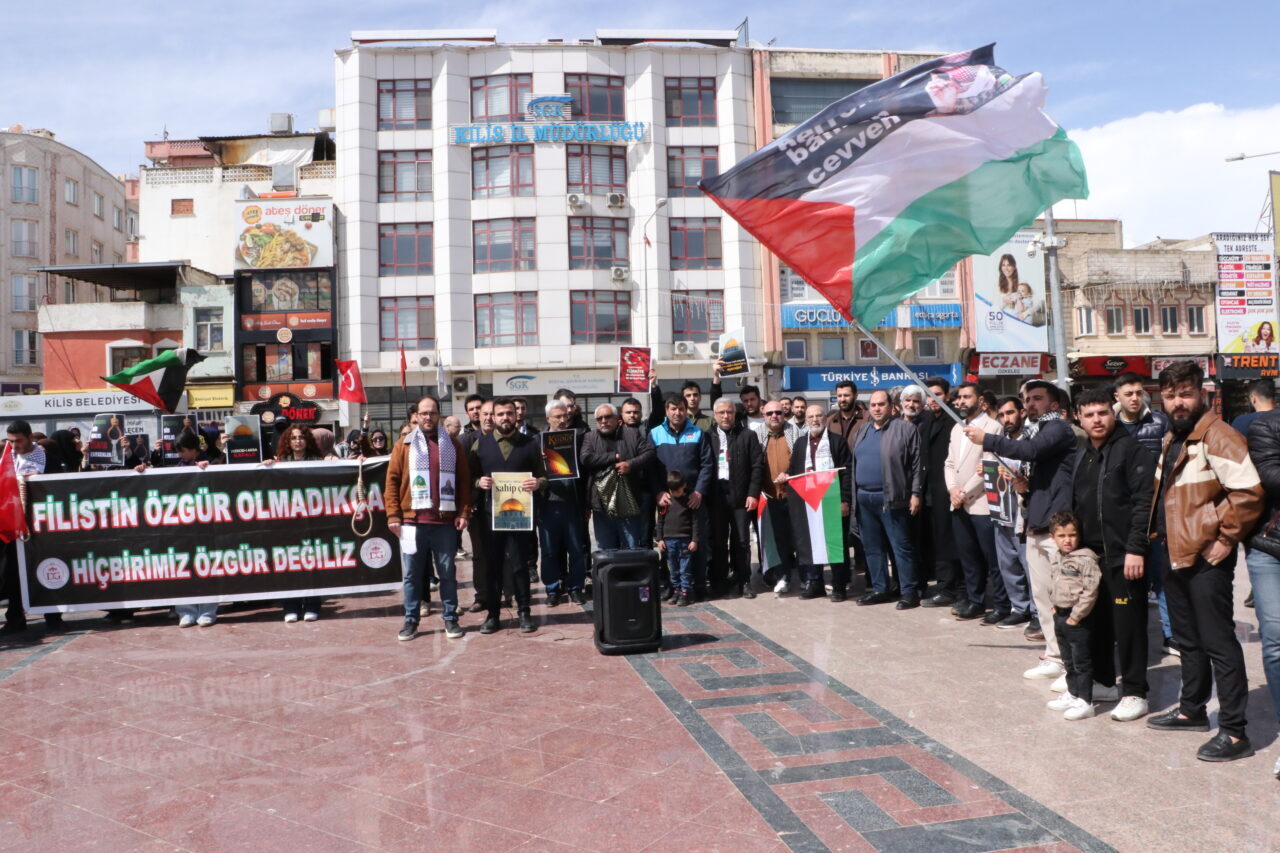 KİLİS (AA) – Kilis'te Mescid-i Aksa'nın kapalı tutulması ve İsrail'in