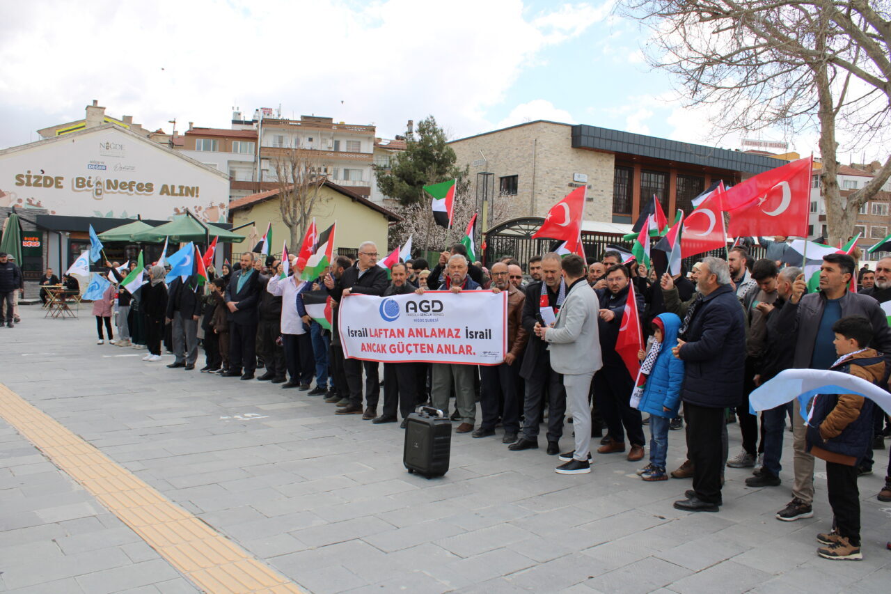 NİĞDE (AA) – Niğde'de, Mescid-i Aksa'nın kapalı tutulması ve İsrail'in