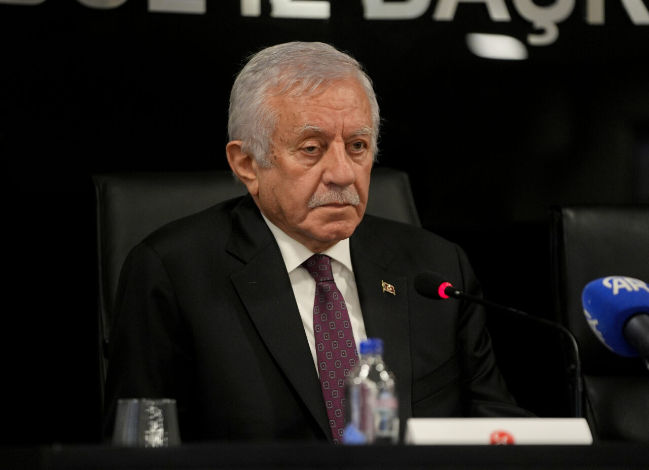 - TBMM Başkanvekili Celal Adan:
- "Cumhurbaşkanımız ile Sayın Genel Başkanı'mızın