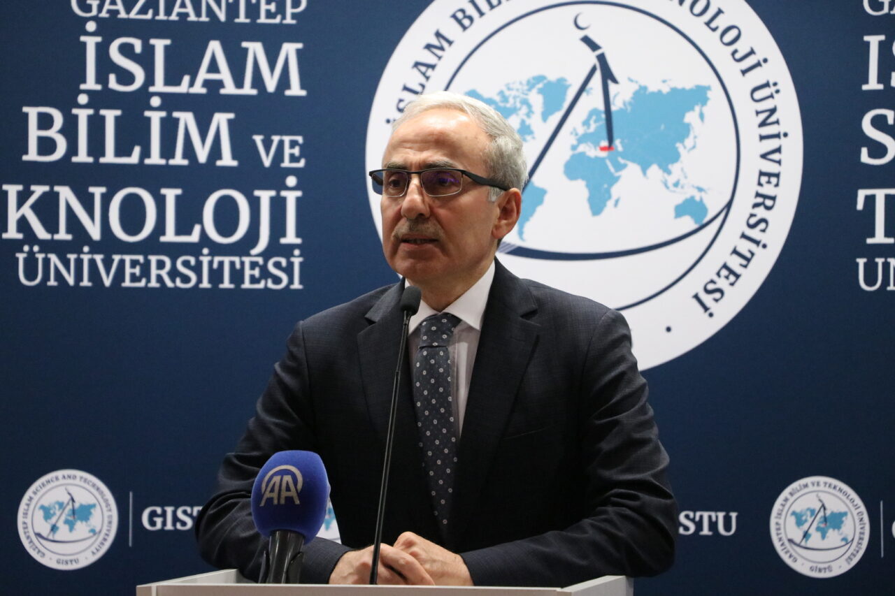 - "Türkiye Yüzyılı Maarif Modeli aynı zamanda bizim dil hassasiyetimizi,