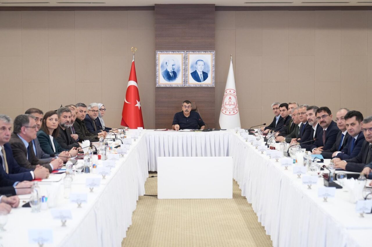 - Toplantıda, Şanlıurfa ve Kahramanmaraş'ta gerçekleştirilen menfur saldırılar sonrası bölgede