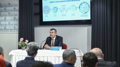 İSTANBUL (AA) – Milli Eğitim Bakanı Yusuf Tekin, İstanbul Aile