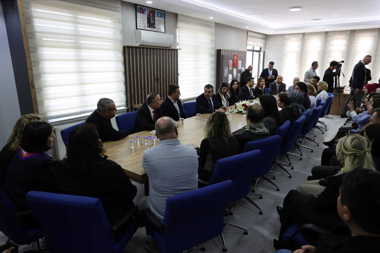 GAZİANTEP (AA) – Milli Eğitim Bakanı Yusuf Tekin, Şahinbey ilçesi