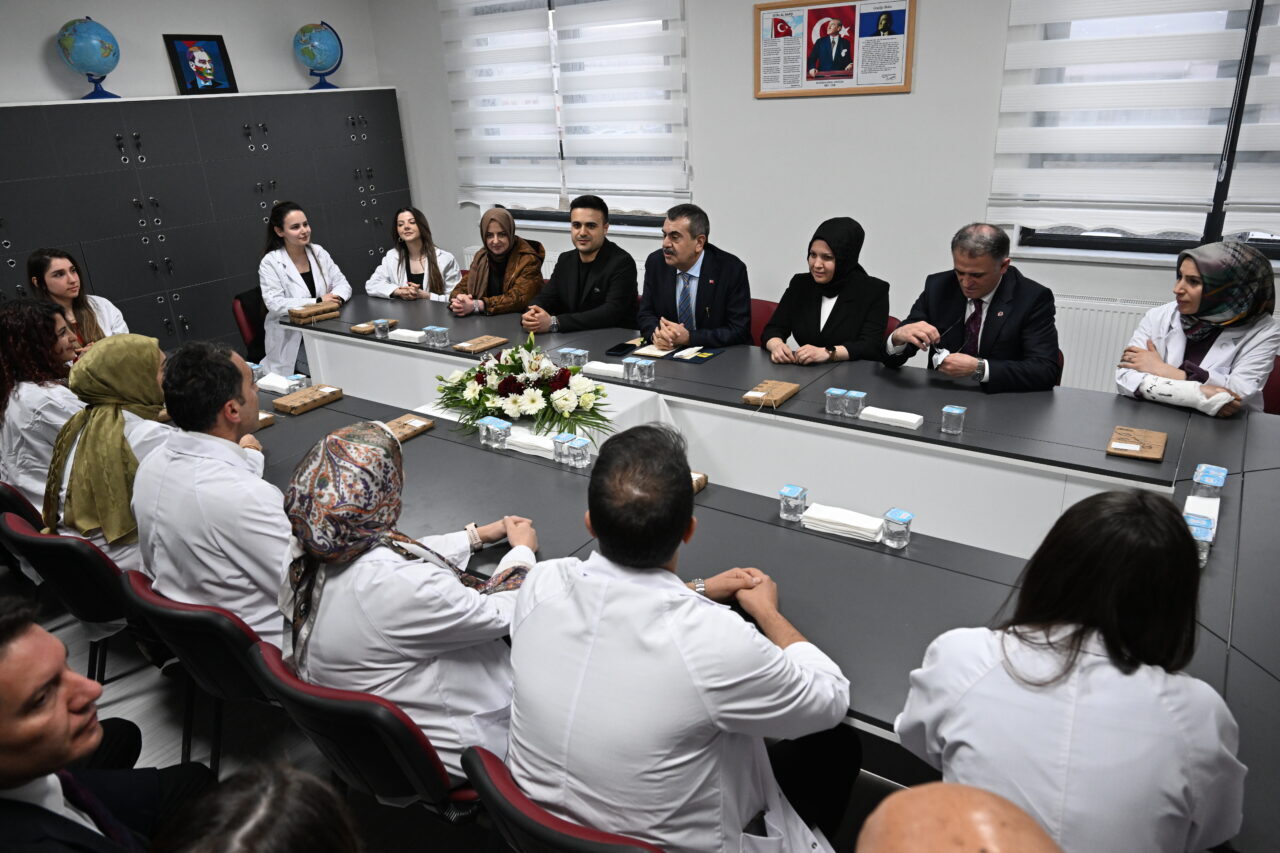 - "Biz bütün çocuklarımızın eğitime erişim hakkını eşit ve adil