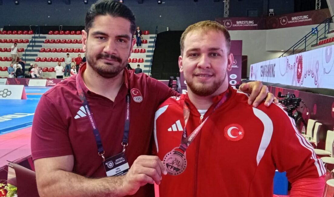 - Hakan Büyükçıngıl, serbest stil 125 kilo bronz madalya maçında