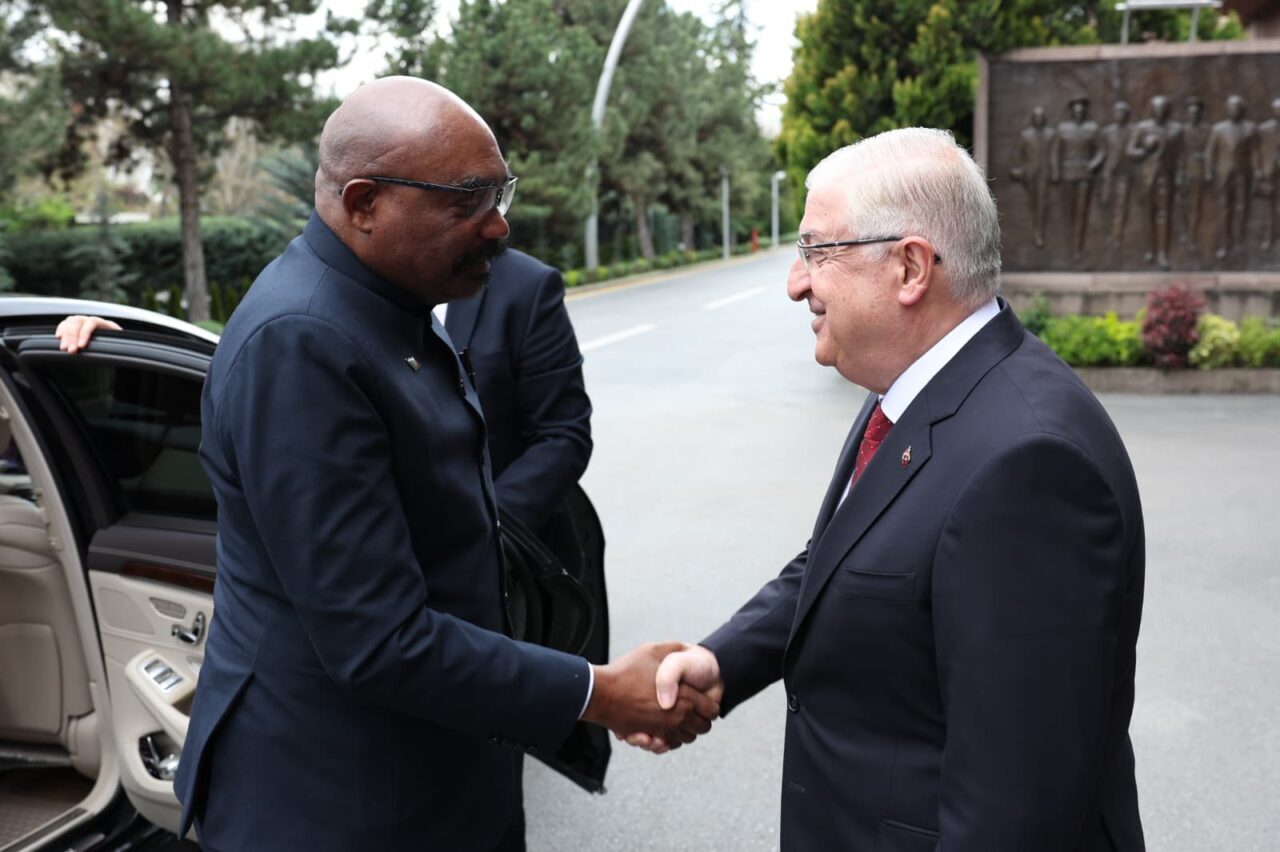 ANKARA (AA) – Milli Savunma Bakanı Yaşar Güler, Zambiya Savunma