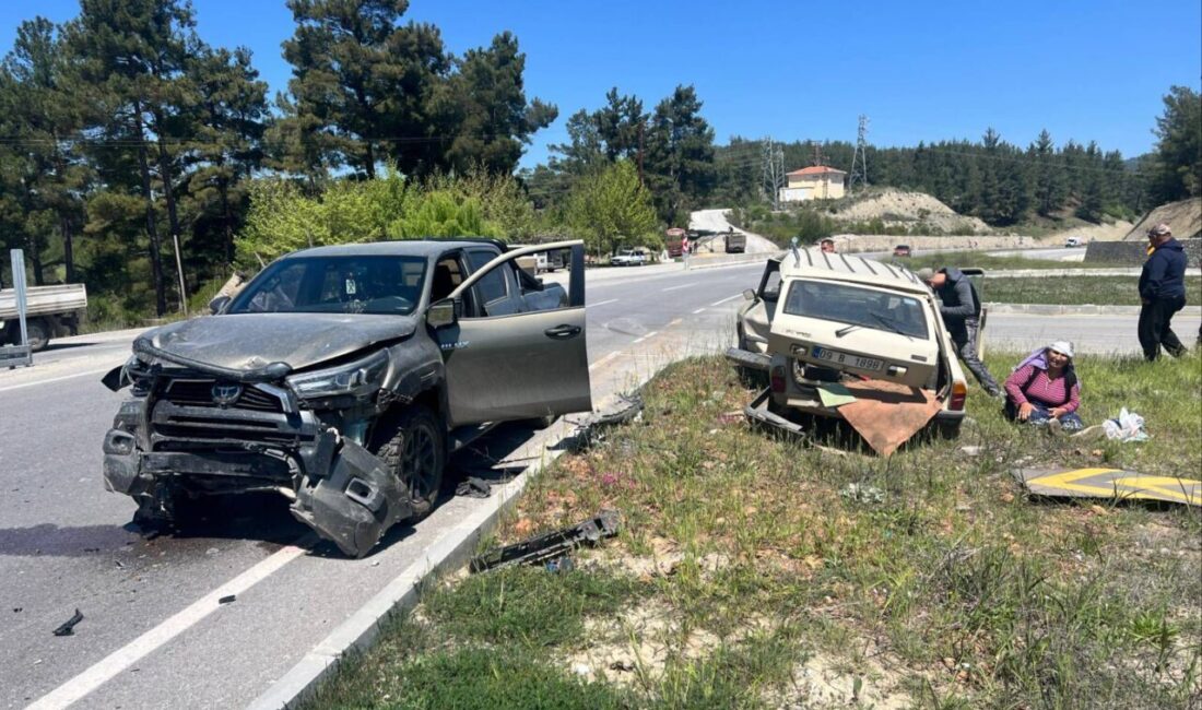 MUĞLA (AA) – Muğla'nın Menteşe ilçesinde, kamyonet ile otomobilin çarpışması