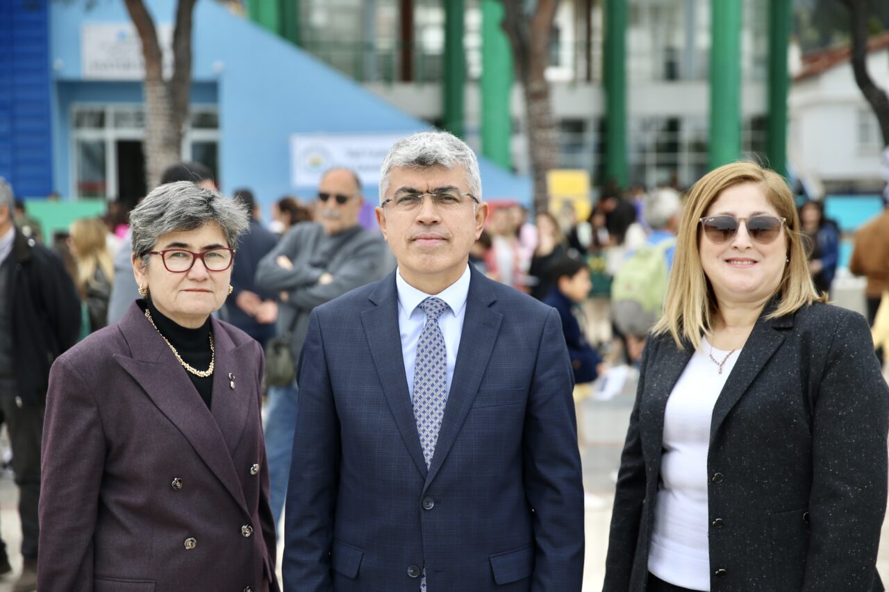 - Okul Müdürü İsmail Cazağ:
- "Öğrencilerimiz dijital dünyadan uzaklaşarak yaşadıkları