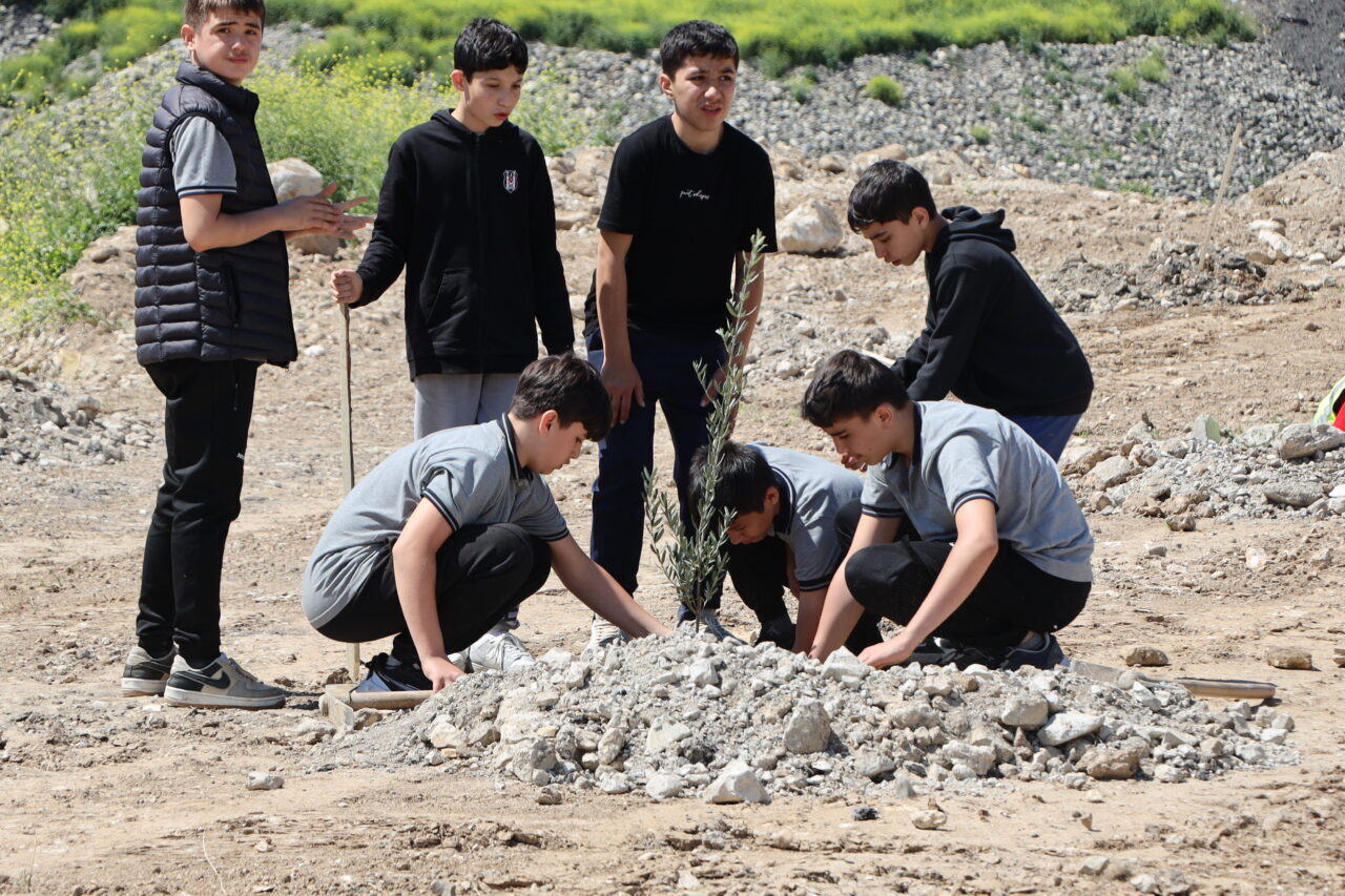 - Maden ve Petrol İşleri Genel Müdürü Arslan Narin:
- "Taşınan