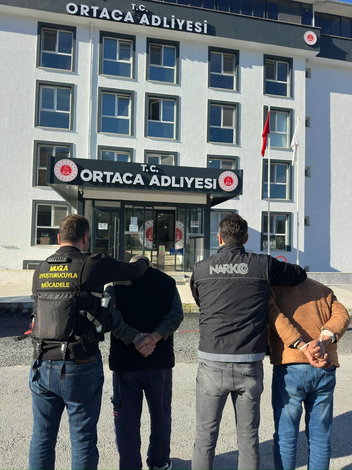 MUĞLA (AA) – Muğla'nın Dalaman ilçesinde uyuşturucu operasyonunda gözaltına alınan