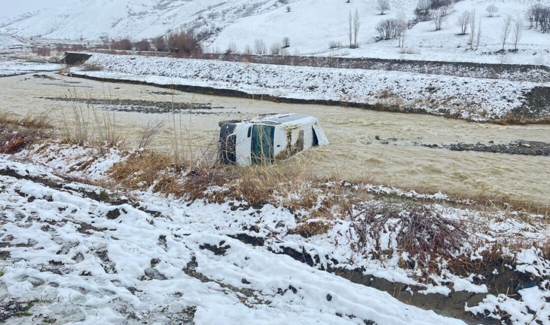 MUŞ (AA) – Muş'un Korkut ilçesinde dereye düşen minibüsteki 8