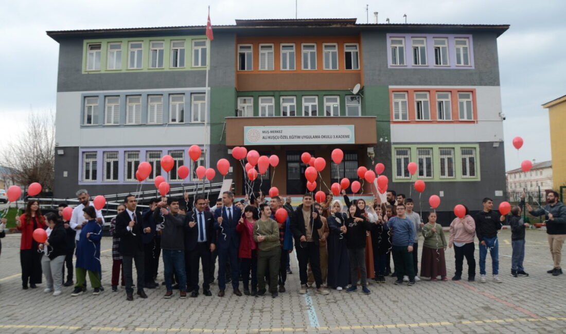 MUŞ (AA) – Muş'ta "2 Nisan Dünya Otizm Farkındalık Günü"