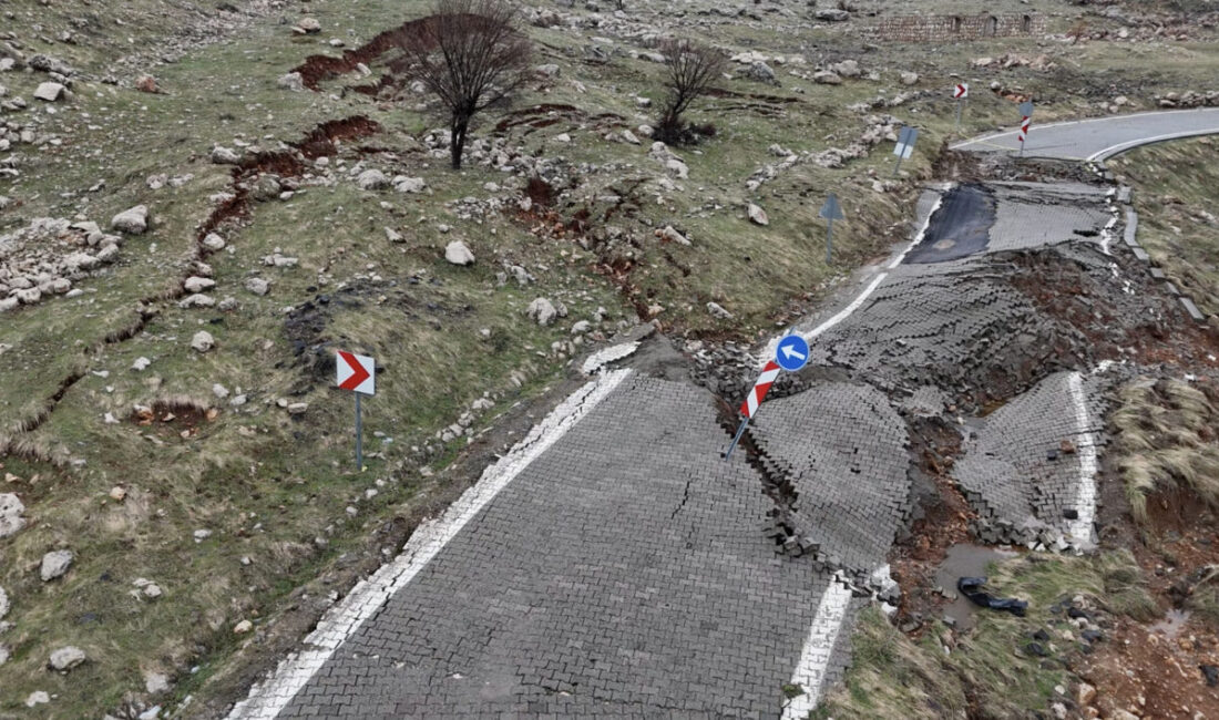 ADIYAMAN (AA) – Adıyaman'ın Kahta ilçesinde bulunan Nemrut Dağı'nda göçük