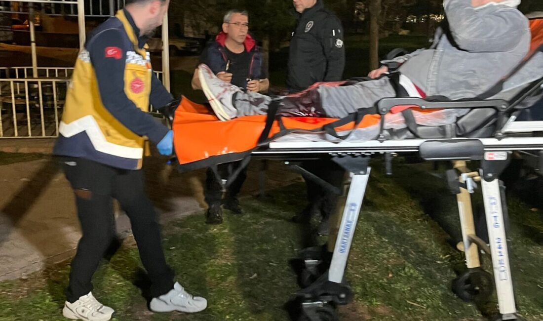NEVŞEHİR (AA) – Nevşehir'de bir parkta çıkan bıçaklı kavgada 3