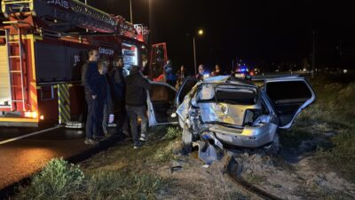 NEVŞEHİR (AA) – Nevşehir'de devrilen otomobildeki 3 kişi yaralandı. L.Y'nin