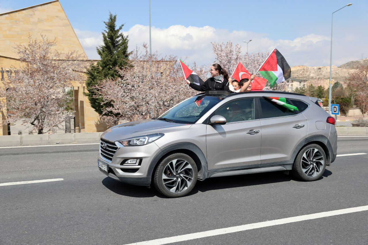 NEVŞEHİR (AA) – Nevşehir'de, Filistin'e destek için araç konvoyu düzenlendi.