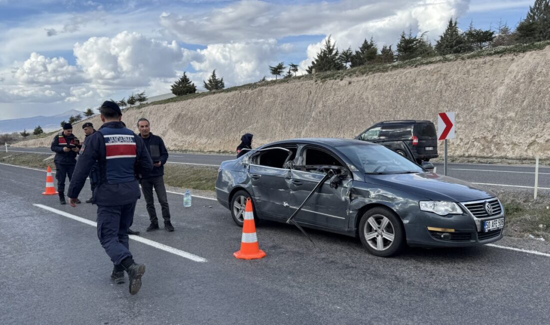 NEVŞEHİR (AA) – Nevşehir'de tırla çarpışan otomobildeki 2 yaşındaki çocuk
