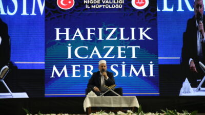 NİĞDE (AA) – Niğde'de eğitimlerini tamamlayan 111 hafız için icazet