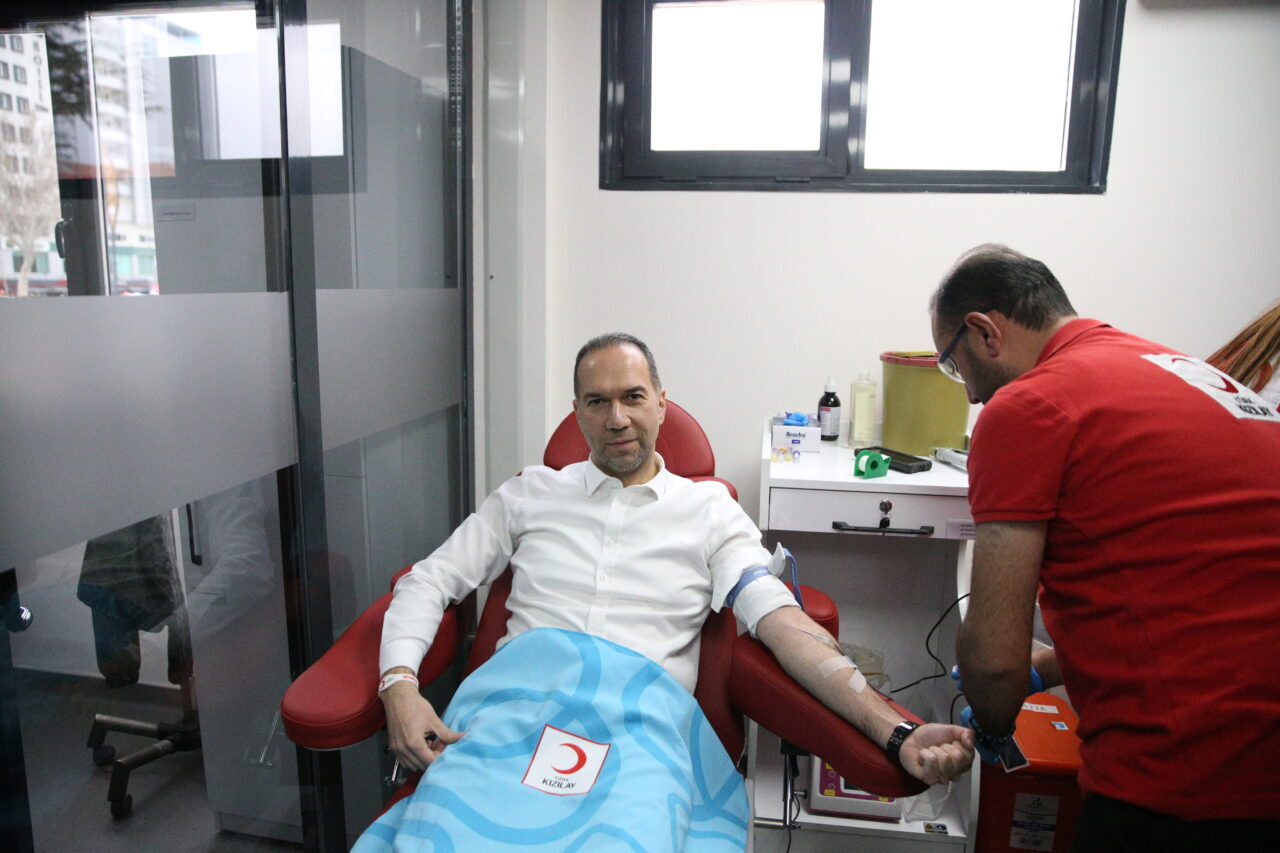 NİĞDE (AA) – Niğde'de hayırsever tarafından yaptırılan Türk Kızılay Kan