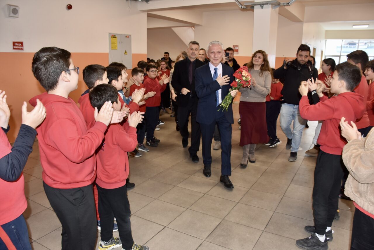 ORDU (AA) – Ordu'da meslekte 46 yılını tamamlayan sınıf öğretmeni