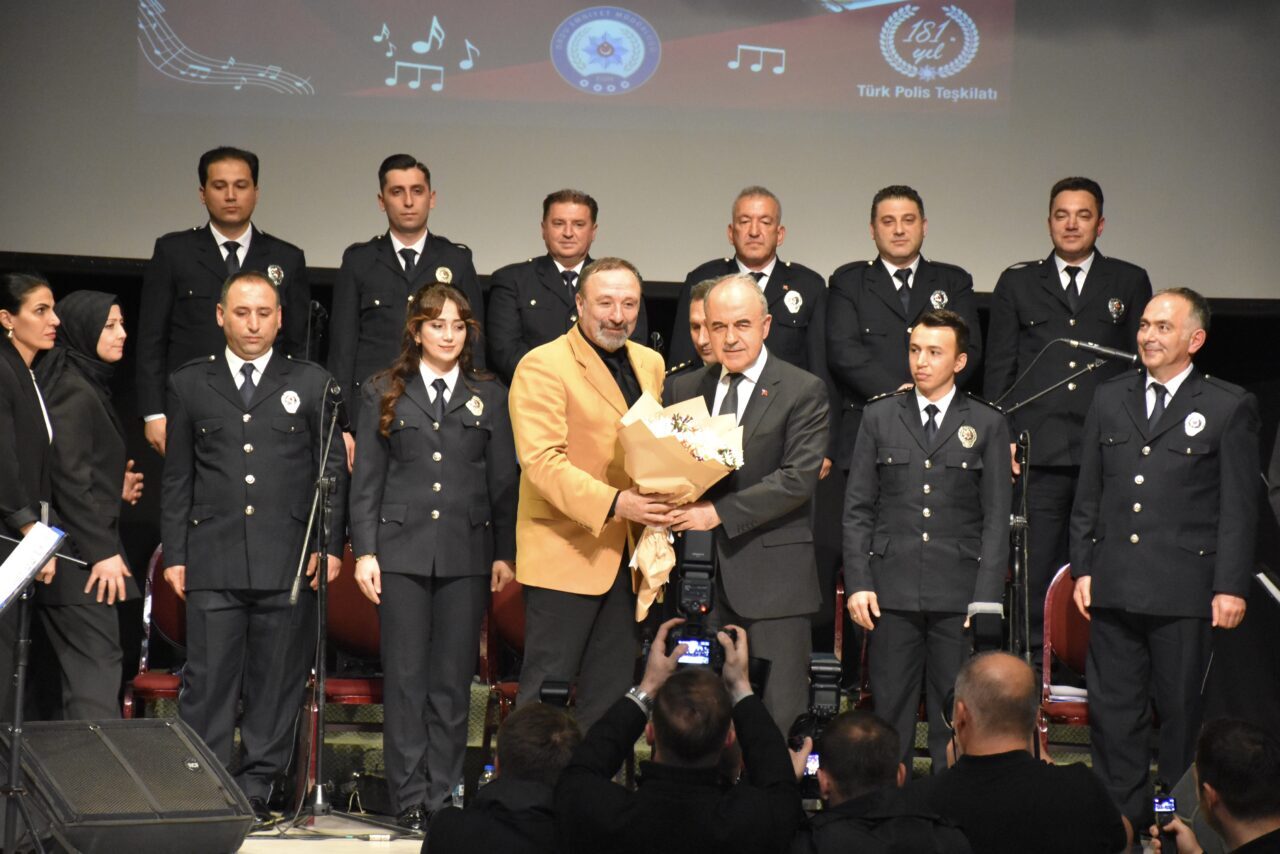 ORDU (AA) – Ordu'da emniyet personelinden oluşan koro, Türk Polis