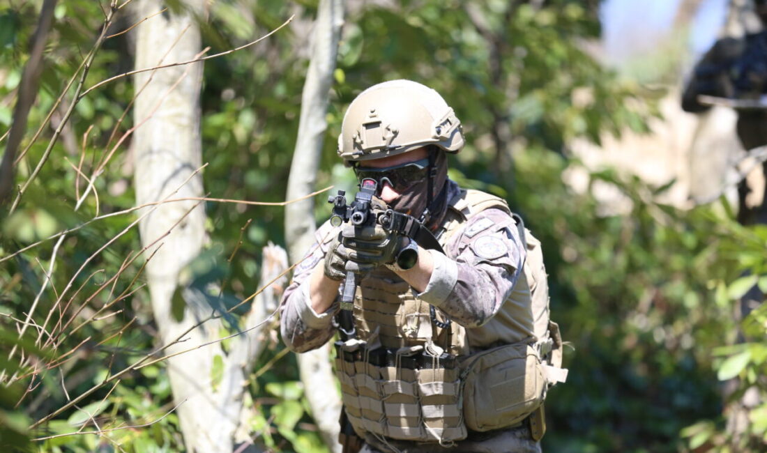 ORDU (AA) – Ordu'da görevli Polis Özel Harekat (PÖH) timi,