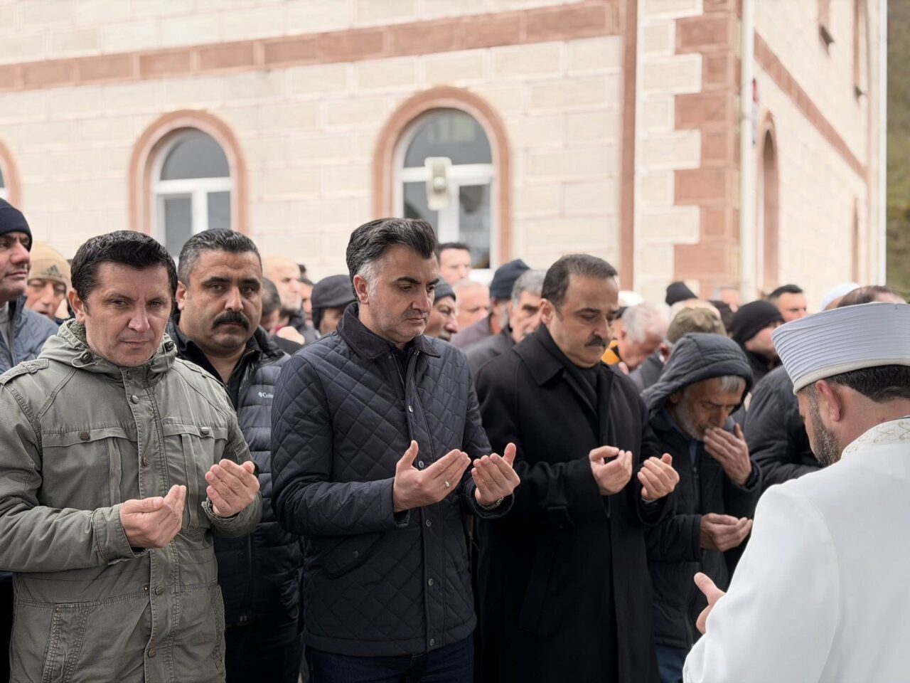 ORDU (AA) – Ordu'nun Kabadüz ilçesinde otomobilin yamaçtan yuvarlanması sonucu