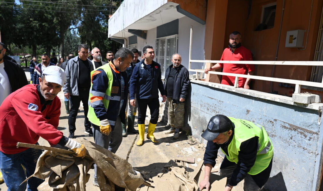 OSMANİYE (AA) – Osmaniye'nin Kadirli ilçesinde etkili olan sağanakta Bülbül