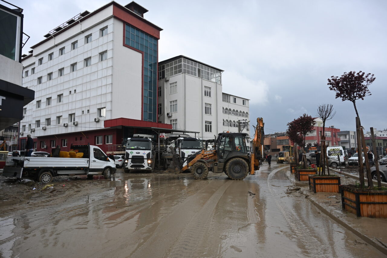 - Olumsuz hava koşulları nedeniyle eğitime bugün öğleden sonra ara