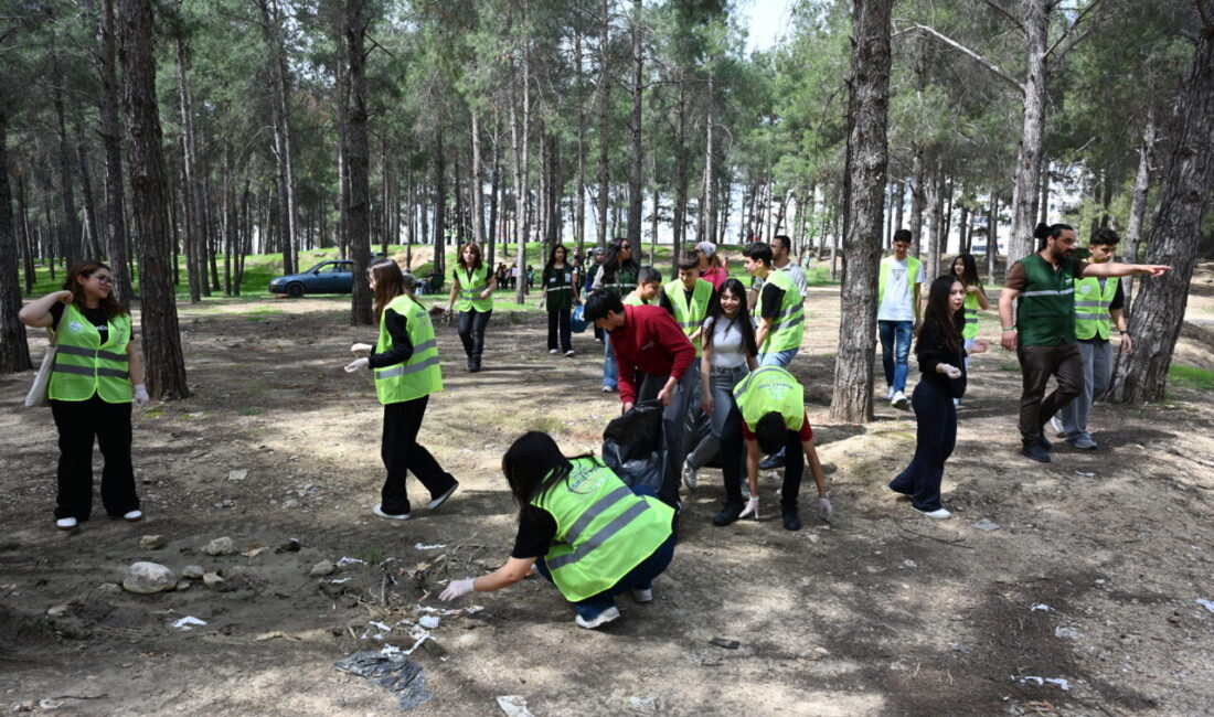 OSMANİYE (AA) – Osmaniye'nin Kadirli ilçesinde, Yeşilay gönüllüleri, şehit aileleri