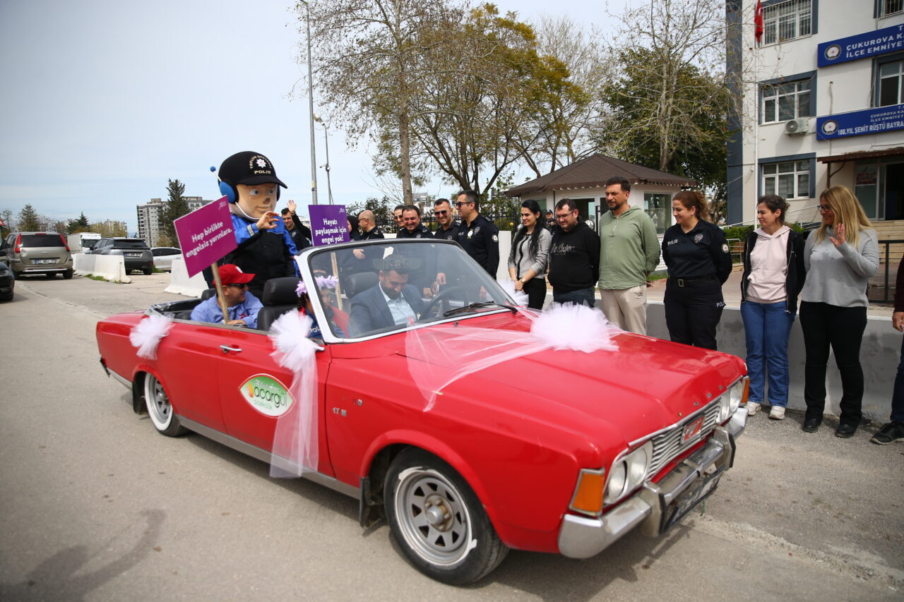 ADANA (AA) – Adana'da otizmli çocuklar ve aileleri, 2 Nisan
