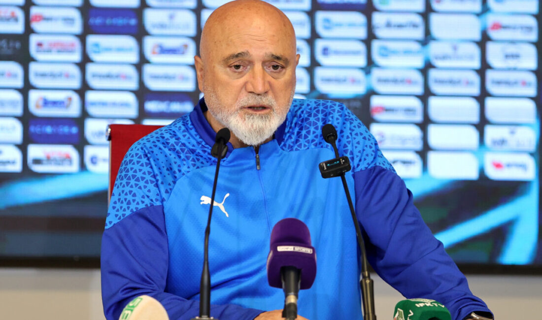 - Sivasspor Teknik Direktörü İsmet Taşdemir:
"Oyundan dolayı oyuncularımı tebrik ediyorum,