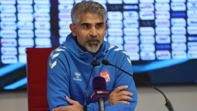 - Özbelsan Sivasspor Teknik Direktörü İsmet Taşdemir:
- "İç sahada, çok
