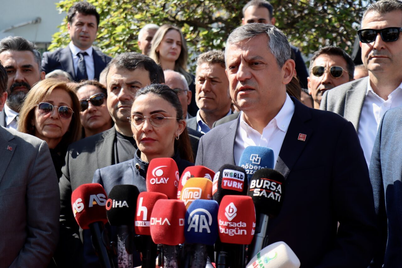 - "Bir an önce bu yanlıştan dönüleceğini, hiç değilse Mustafa