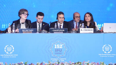 - Kanada Senatosu Üyesi Salma Ataullahjan:
- "Hiçbirimiz 1945'te yaşamıyoruz artık.