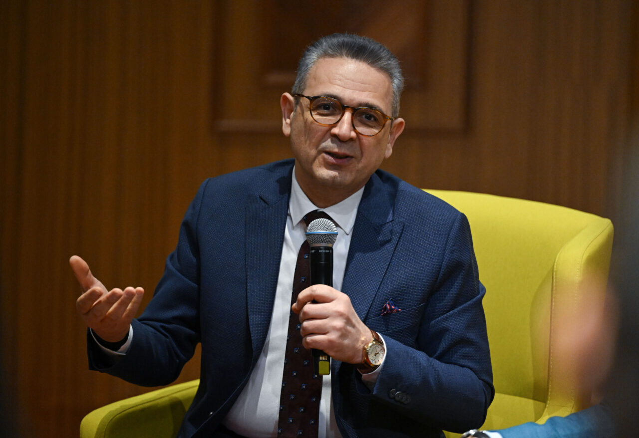 - Yeni Türkiye Eğitim Vakfı Mütevelli Heyeti Başkanı Necmeddin Bilal