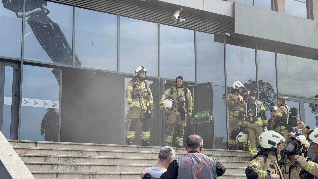 İSTANBUL (AA) – Pendik'te ev tekstili üretimi yapılan atölyede çıkan