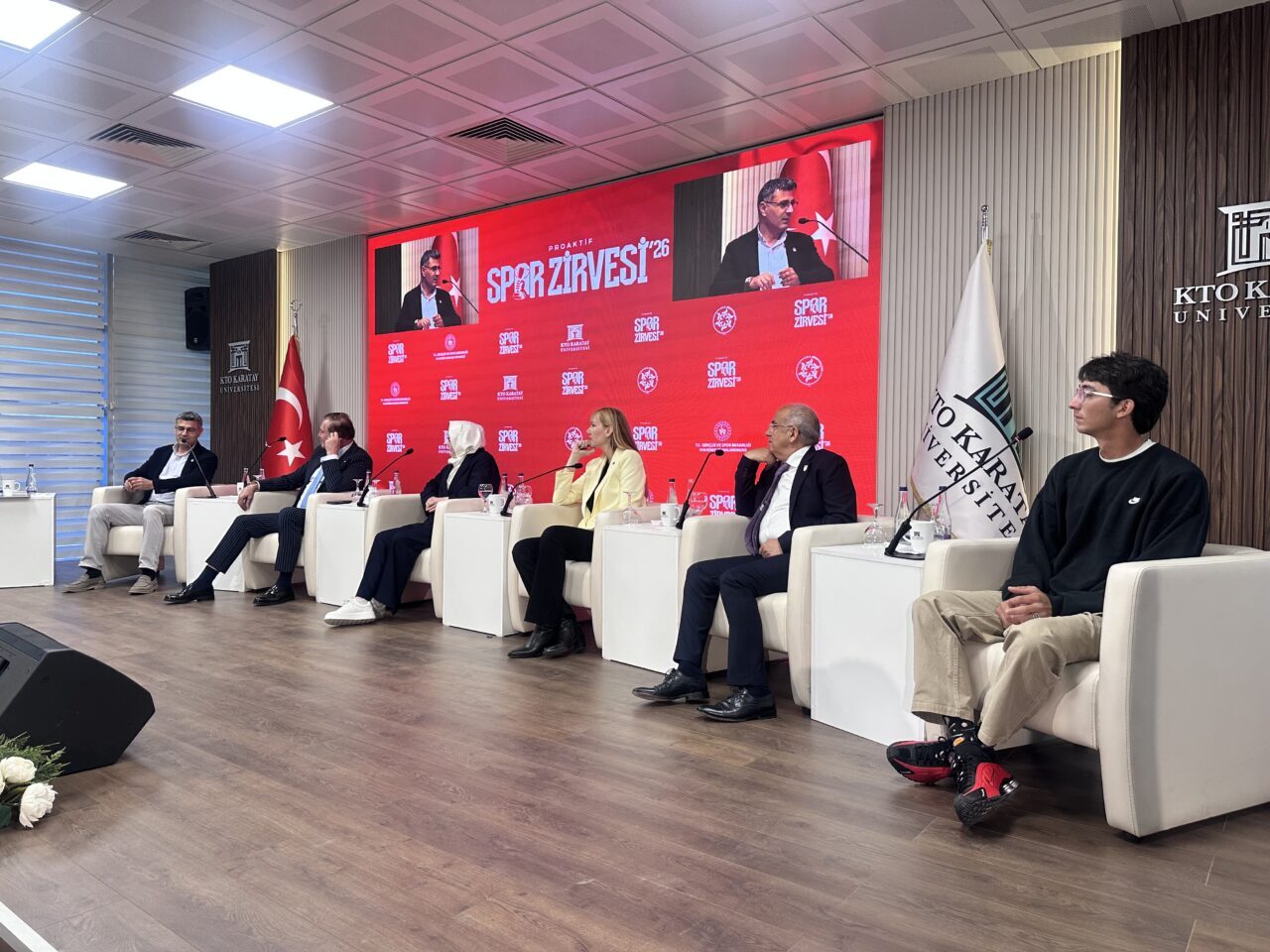 - Milli atıcı Yusuf Dikeç:
- "Gençler, bir hedefiniz, bir hayaliniz