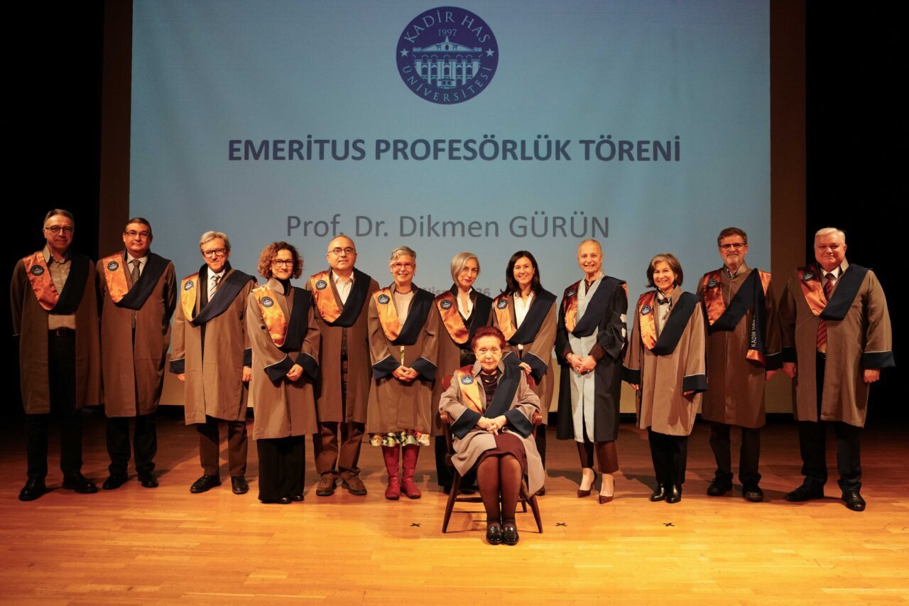 İSTANBUL (AA) – Tiyatro ve performans alanında düşünsel üretimi, eleştirel