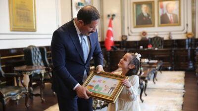 HATAY (AA) – Hatay'da 6 Şubat 2023'teki depremlerde kaybettiği sağ
