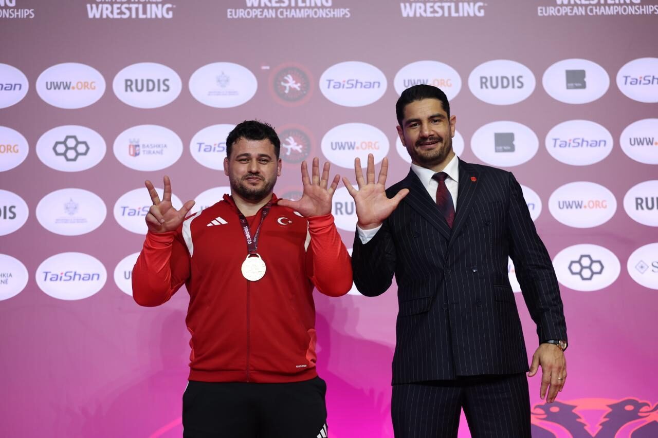 - Avrupa Güreş Şampiyonası'nda grekoromen stil 130 kilo finalinde Macar