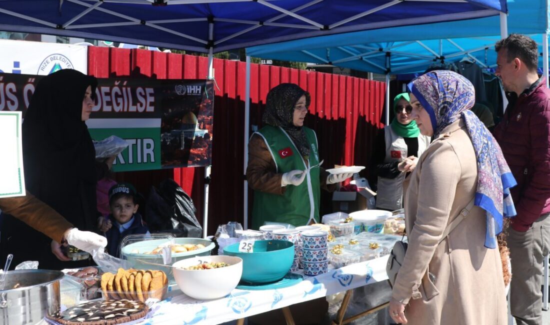 RİZE (AA) – Rize'de bir araya gelen vatandaşlar, Küresel Sumud