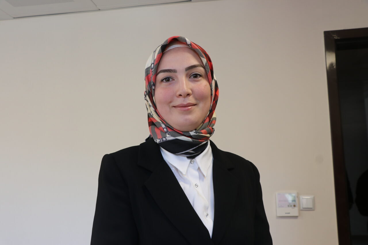 RİZE (AA) – Rize'de 13 yaşındaki diyaliz hastası Melek Köse,