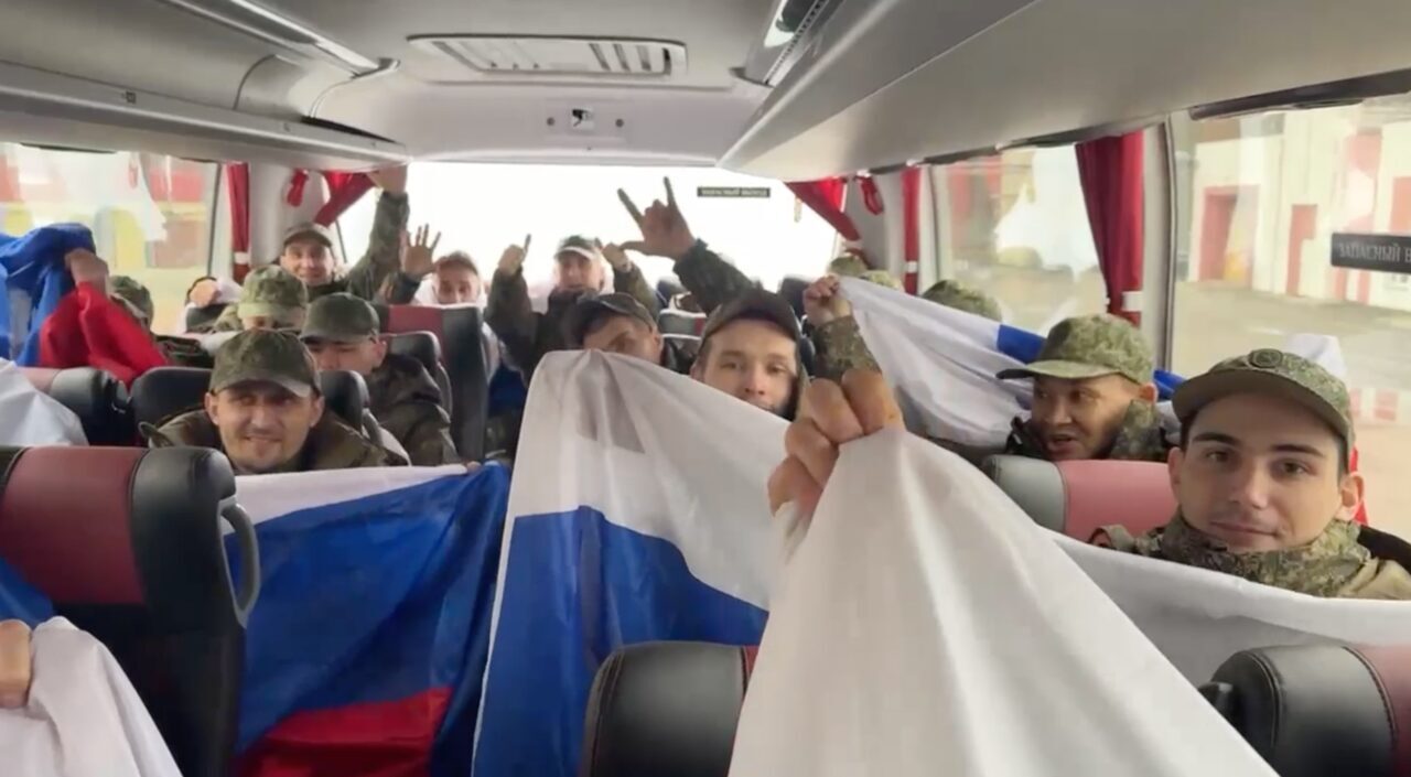 - Ukrayna, Kursk bölgesi sakini 7 Rus sivili, Rusya da